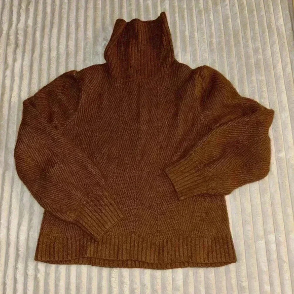Lulus Turtleneck Sweater Size Medium Burnt Orange Copper - Picture 2 of 6